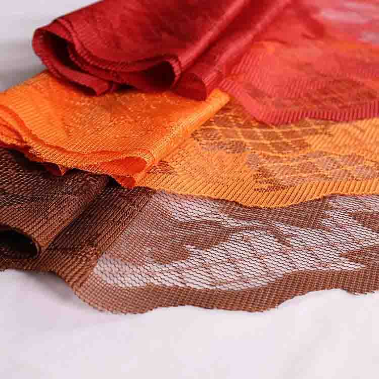 Leaf element lace table runner