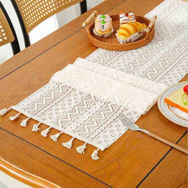 Geometric pattern table runner