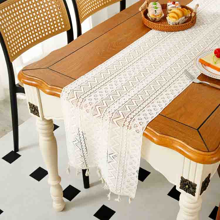 Geometric pattern table runner